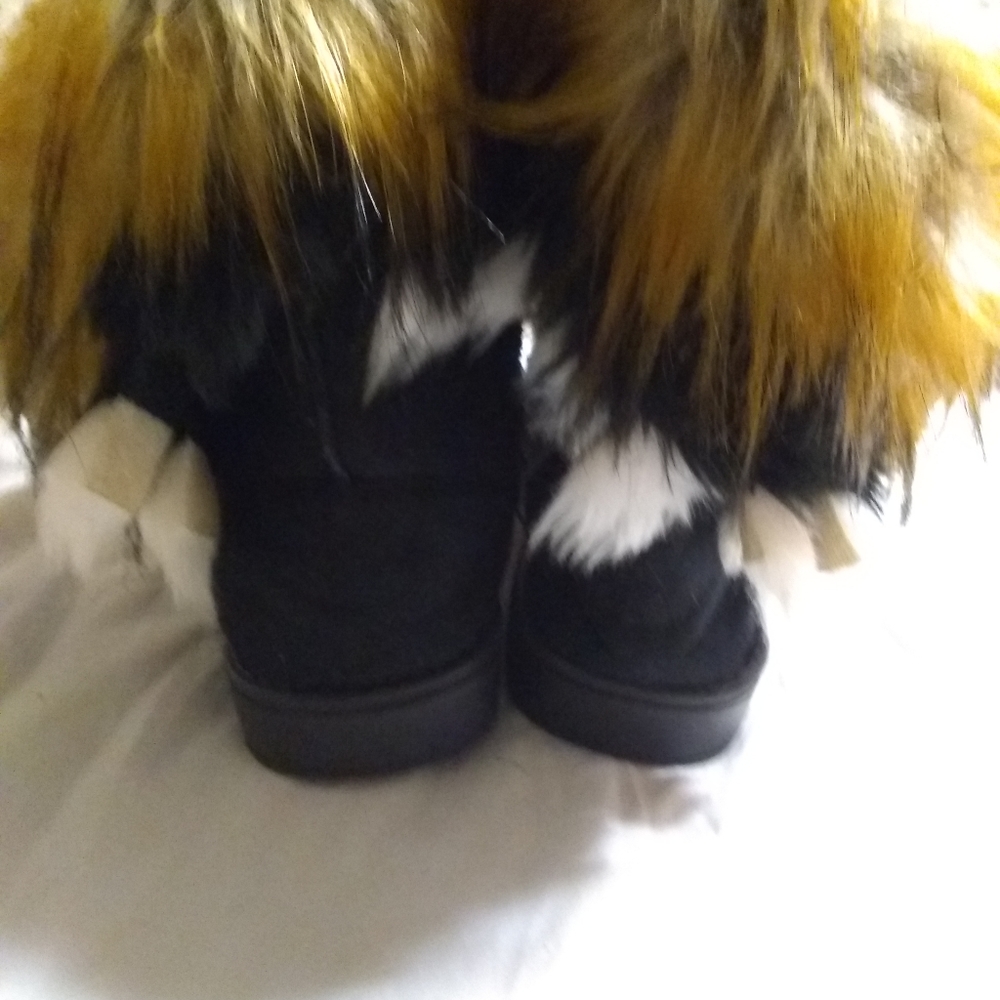 Boots - Picture 7 of 9
